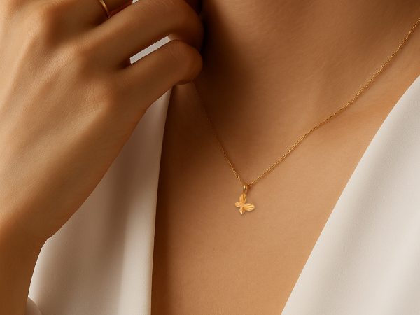 گردنبند طلا ۱۸ عیار مدل پروانه تراش