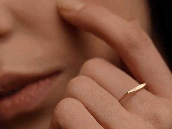 انگشتر طلا ۱۸ عیار مدل سافت لاین مینیمال