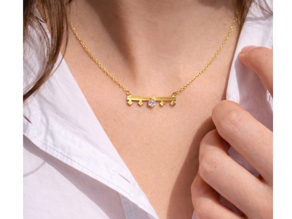 گردنبند طلا ۱۸ عیار مدل خط نگین‌دار مینیمال